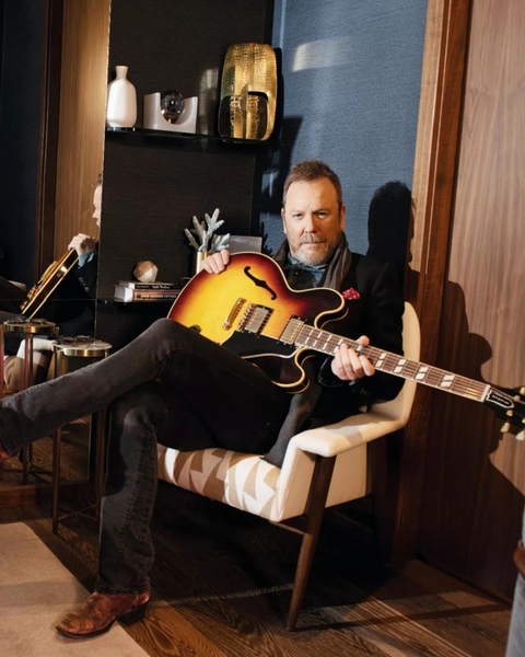 Kiefer Sutherland Guitar Collection metta.pt