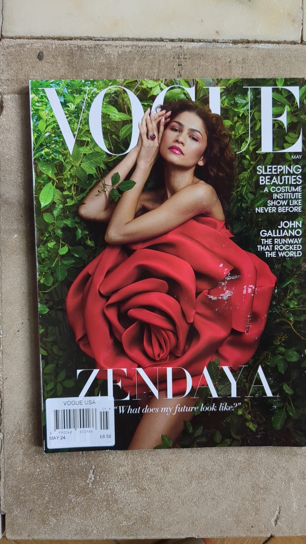 Zendaya - Vogue Magazine - May 2024 - BRAND NEW (Defective cover ...