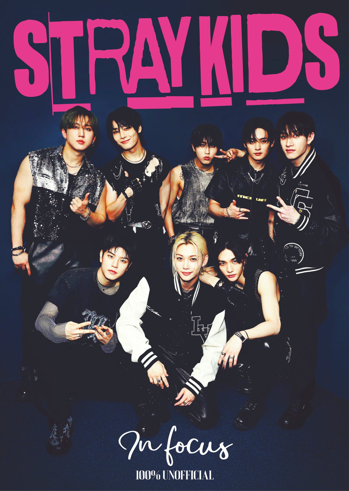 Stray Kids Art Cards Special magazine 2025 - 20 frameable cards - 2 gi ...