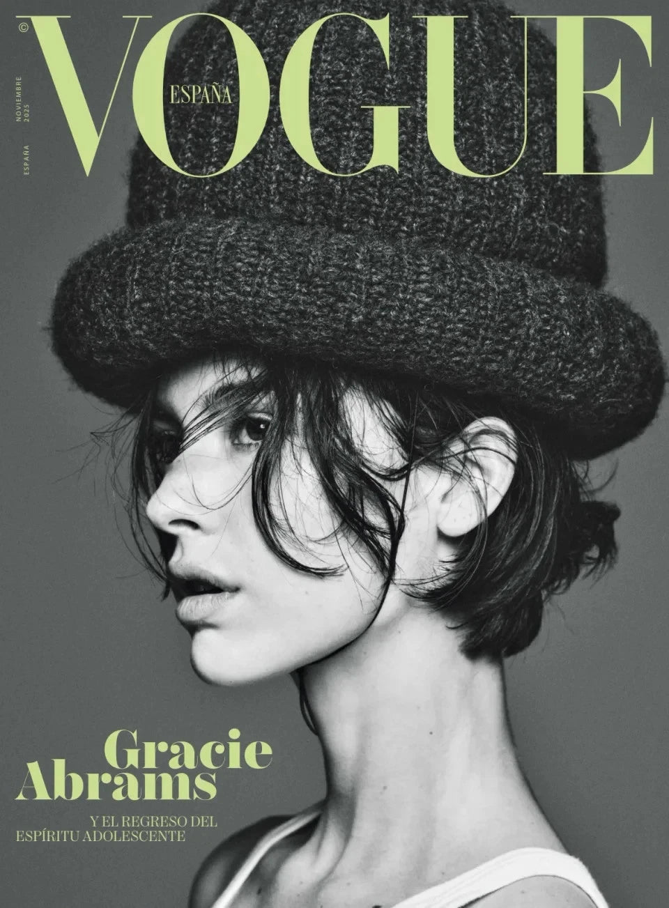 Vogue UK magazine December 2025 Millie Bobby Brown + Vintage Vogue 202 ...