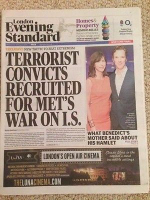 (UK) LONDON ES NEWSPAPER AUG 26 2015 BENEDICT CUMBERBATCH HAMLET PHOTO COVER