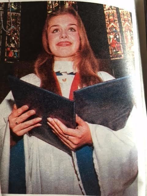 WEEKEND MAGAZINE 1/2017 NICOLA WALKER Katherine Jenkins BEN CHAPLIN Charley Webb