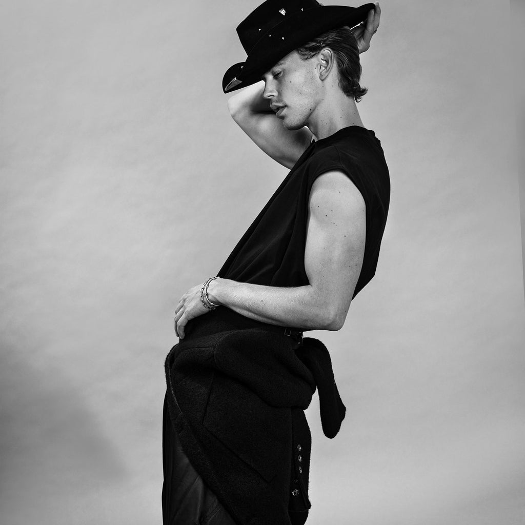 VMAN 49 Fall/Winter 2022 Austin Butler Cover #1 (US Customers only)