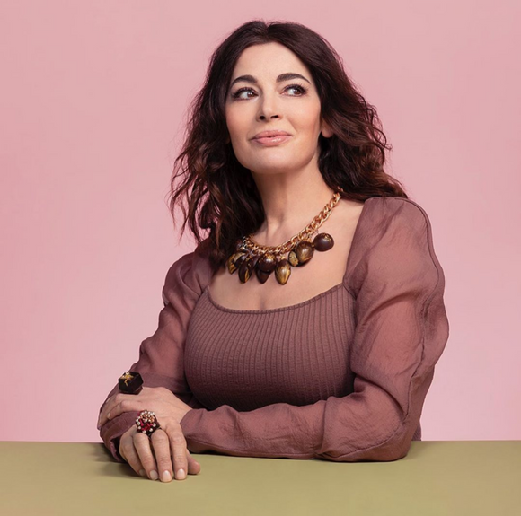 UK GUARDIAN WEEKEND Magazine October 2020: NIGELLA LAWSON COVER FEATURE