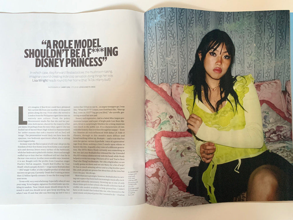 LONDON ES MAGAZINE - July 2022 Beabadoobee cover