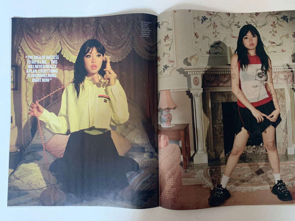 LONDON ES MAGAZINE - July 2022 Beabadoobee cover